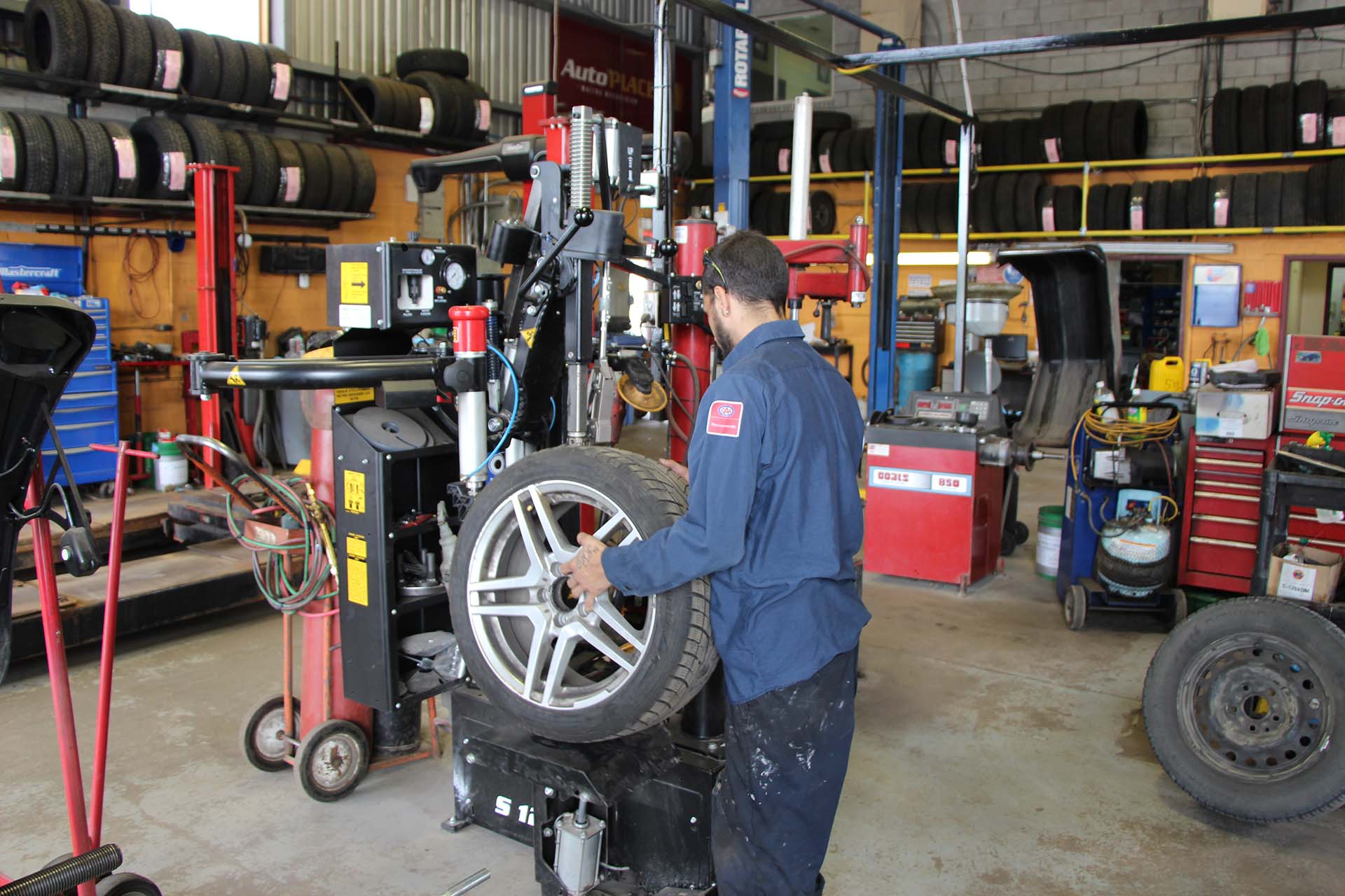 Garage Nadeau Mécanique et Pneus Boucherville Atelier automobile Rive